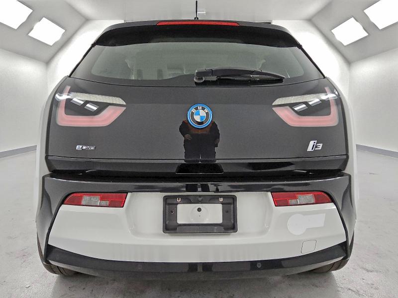 Фото 6 - BMW I SERIES