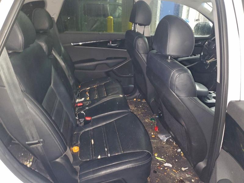 Фото 11 - KIA SORENTO