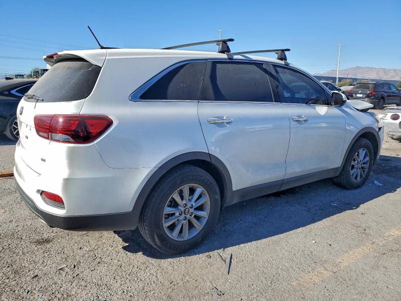 Фото 3 - KIA SORENTO