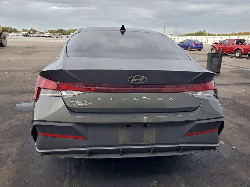 Фото 6 - HYUNDAI ELANTRA