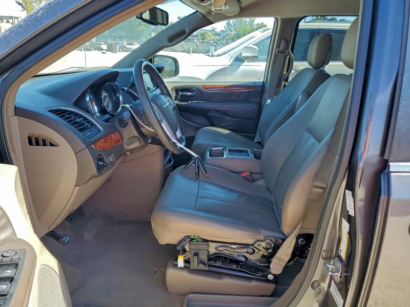 Фото 7 - CHRYSLER MINIVAN