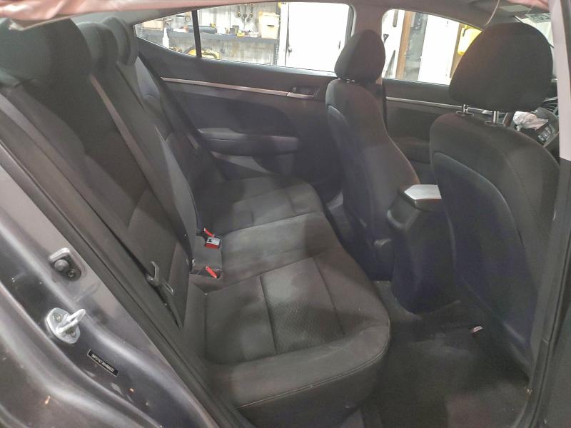 Фото 10 - HYUNDAI ELANTRA