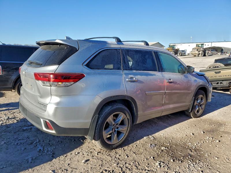 Фото 3 - TOYOTA HIGHLANDER
