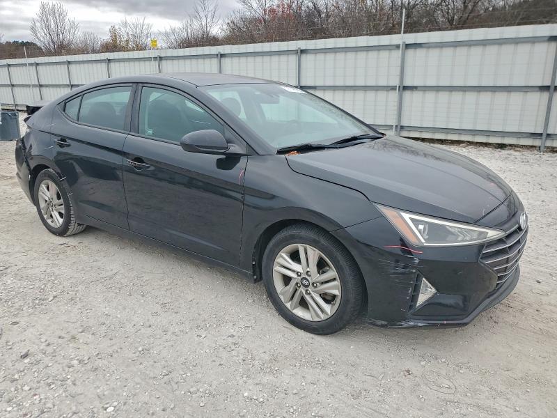 Фото 4 - HYUNDAI ELANTRA