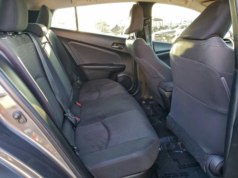 Фото 10 - TOYOTA PRIUS