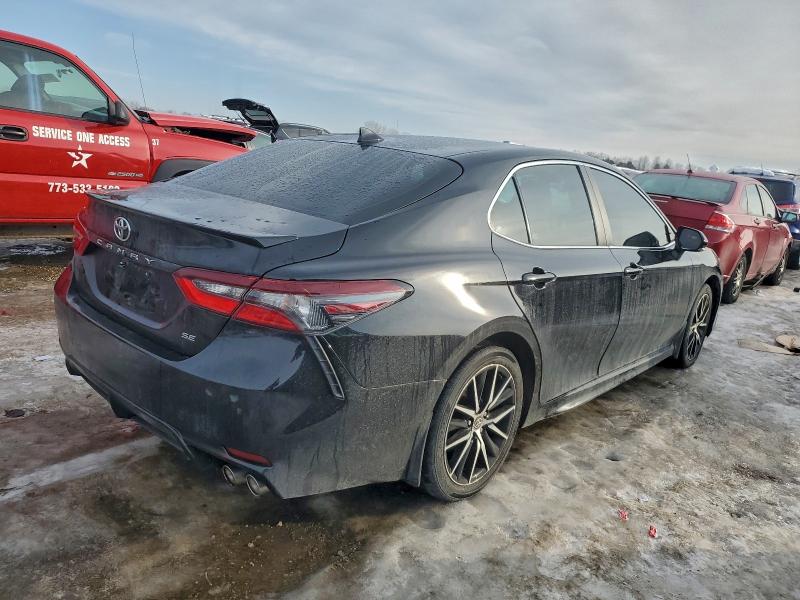 Фото 3 - TOYOTA CAMRY