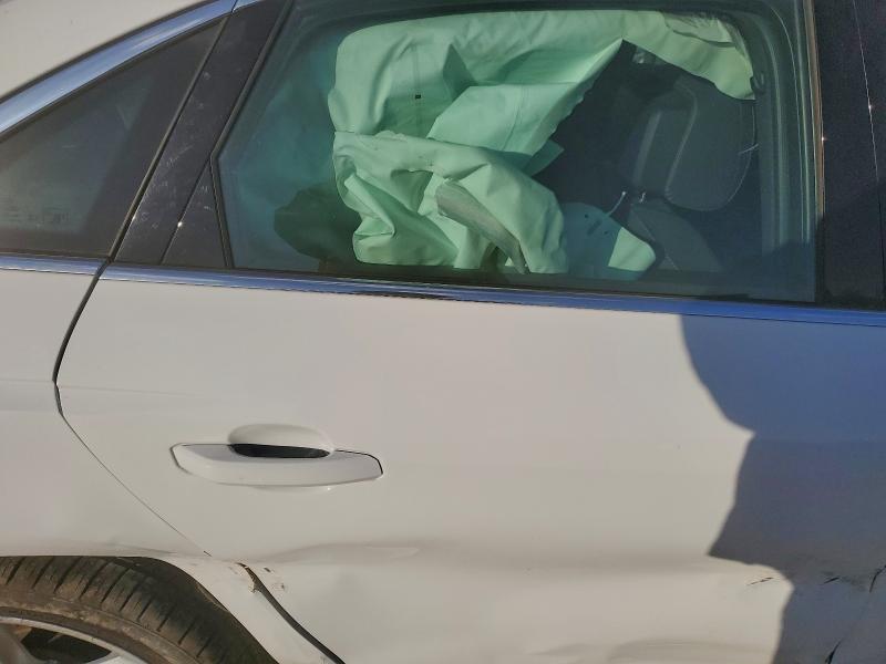 Фото 10 - AUDI A4