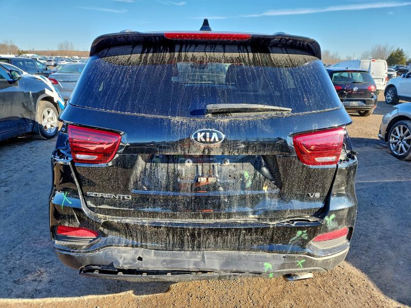 Фото 6 - KIA SORENTO