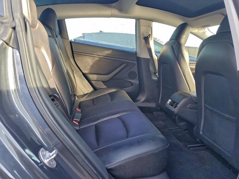 Фото 10 - TESLA MODEL 3