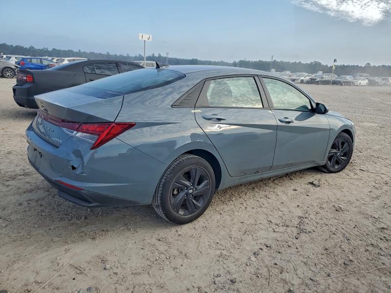 Фото 3 - HYUNDAI ELANTRA