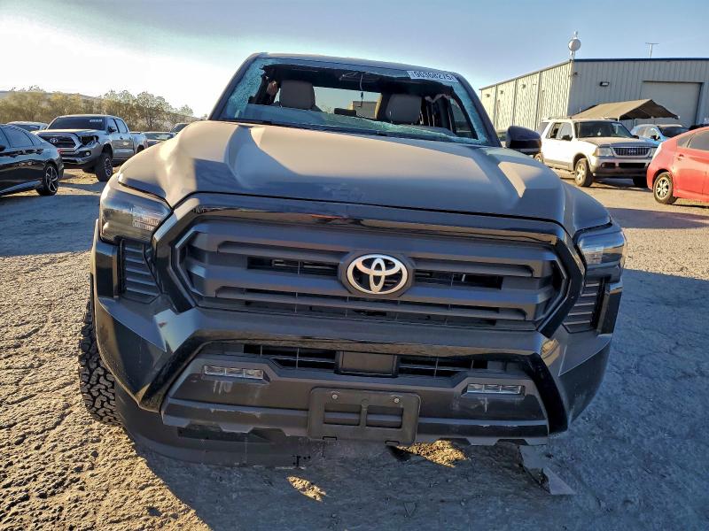 Фото 5 - TOYOTA TACOMA