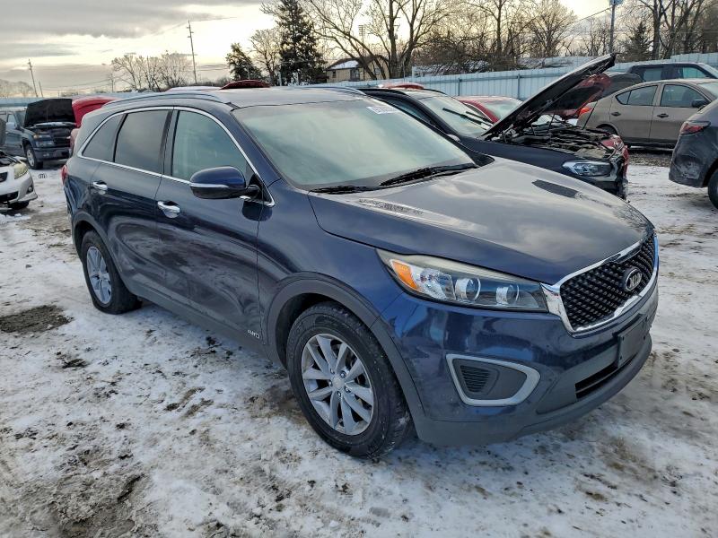 Фото 4 - KIA SORENTO