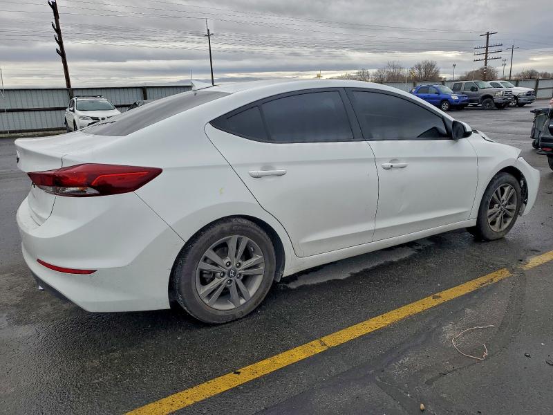 Фото 3 - HYUNDAI ELANTRA