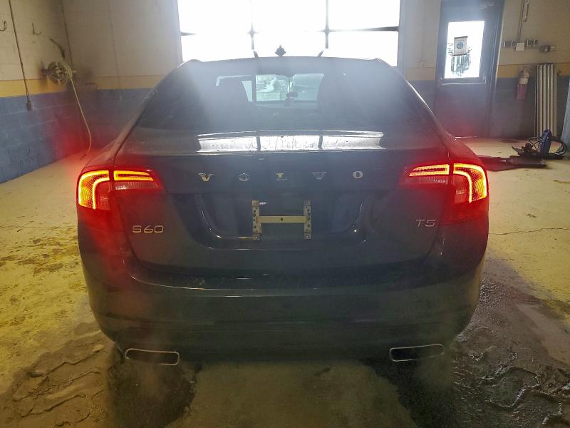 Фото 6 - VOLVO S60