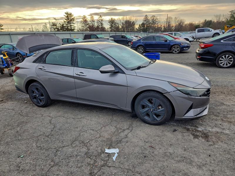 Фото 4 - HYUNDAI ELANTRA