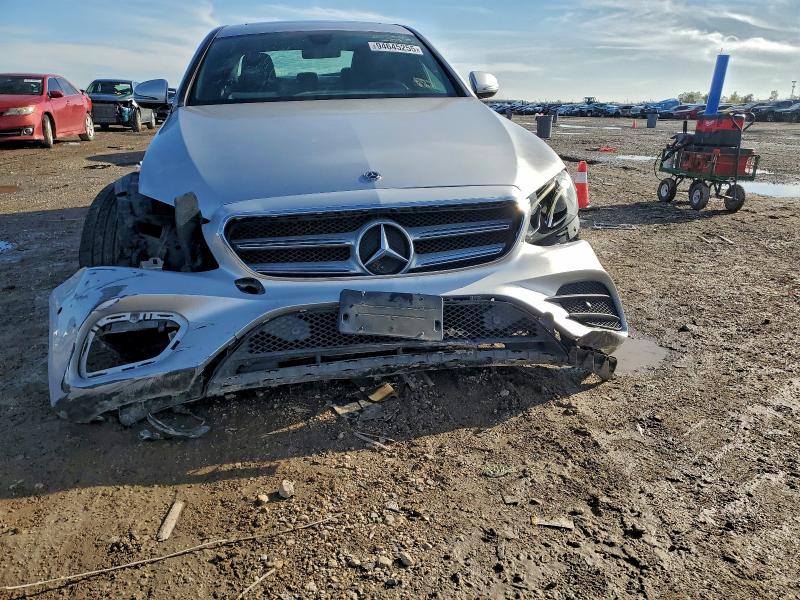 Фото 5 - MERCEDES-BENZ E-CLASS