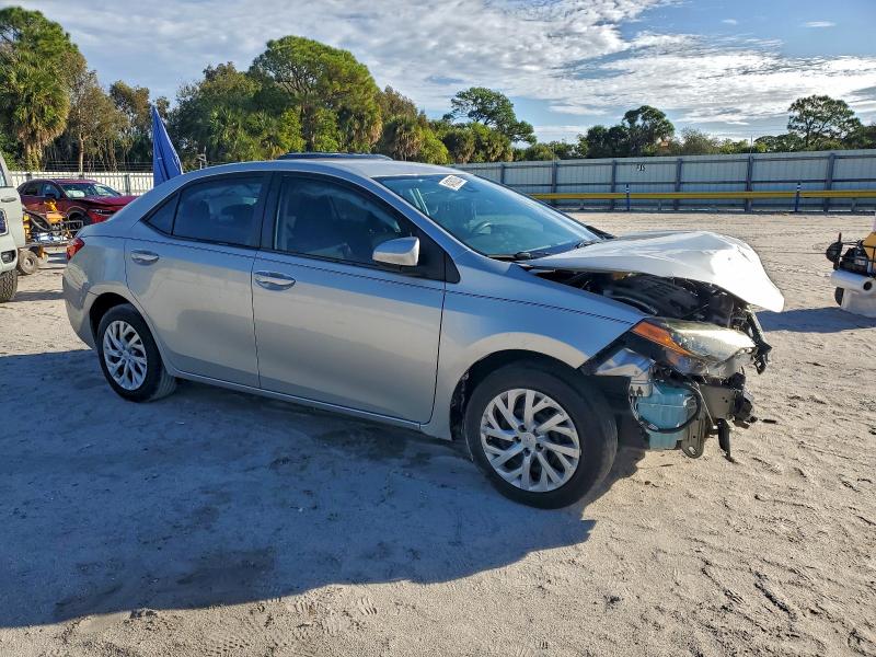 Фото 4 - TOYOTA COROLLA