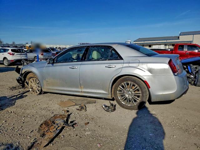 Фото 2 - CHRYSLER 300