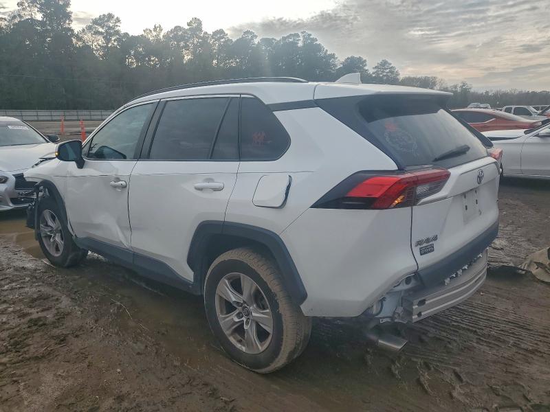 Фото 2 - TOYOTA RAV4