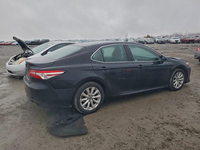 Фото 3 - TOYOTA CAMRY