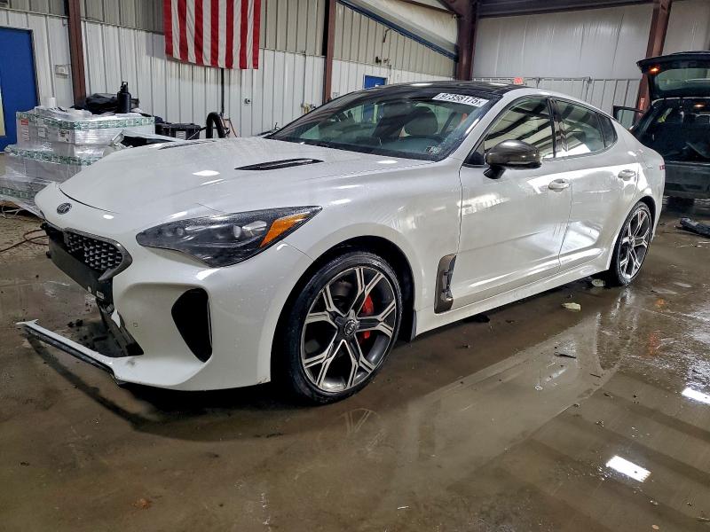 Фото 1 - KIA STINGER