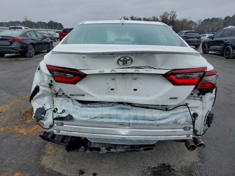 Фото 6 - TOYOTA CAMRY