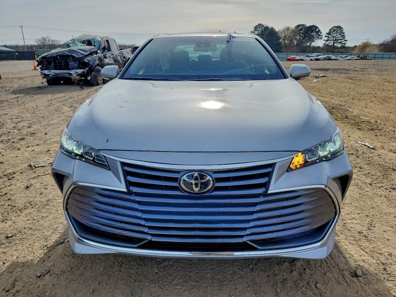 Фото 5 - TOYOTA AVALON