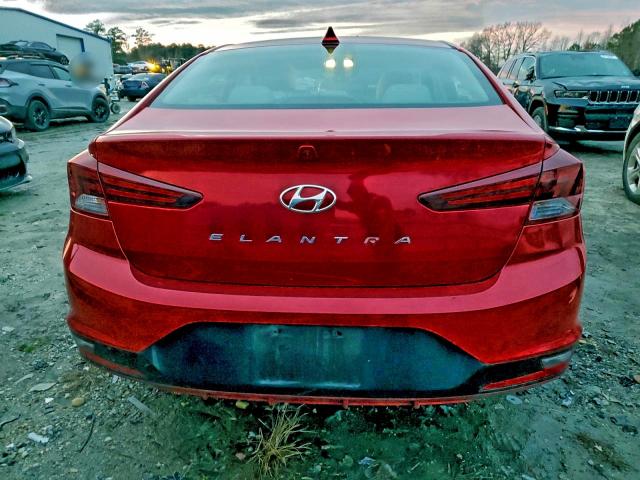 Фото 6 - HYUNDAI ELANTRA