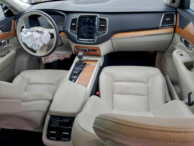 Фото 8 - VOLVO XC90