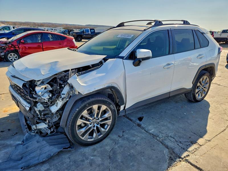 Фото 1 - TOYOTA RAV4