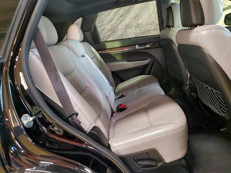 Фото 11 - KIA SORENTO