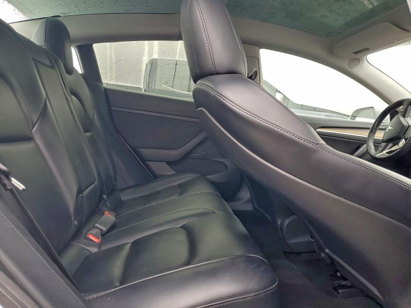 Фото 10 - TESLA MODEL 3