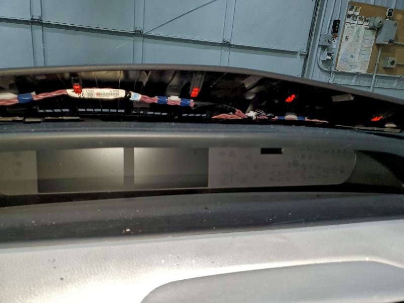 Фото 9 - TOYOTA PRIUS