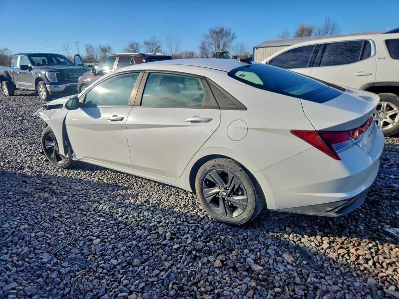 Фото 2 - HYUNDAI ELANTRA