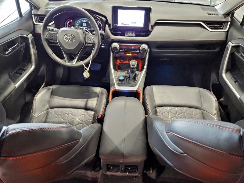 Фото 8 - TOYOTA RAV4