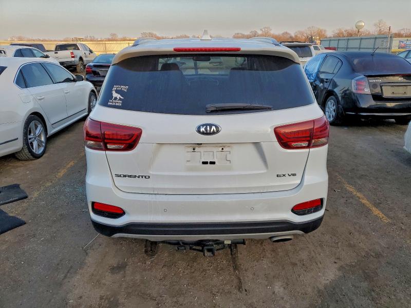 Фото 6 - KIA SORENTO