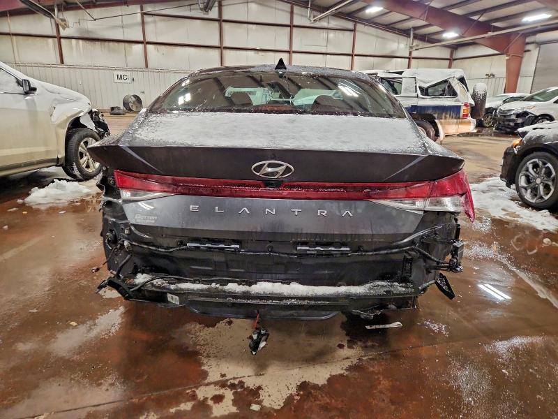 Фото 6 - HYUNDAI ELANTRA