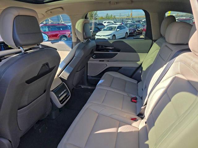 LINCOLN NAUTILUS P 2024 VIN 5LMPJ8J42RJ878069