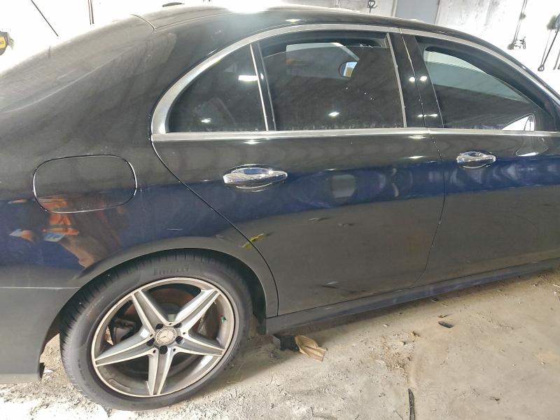 Фото 10 - MERCEDES-BENZ E-CLASS