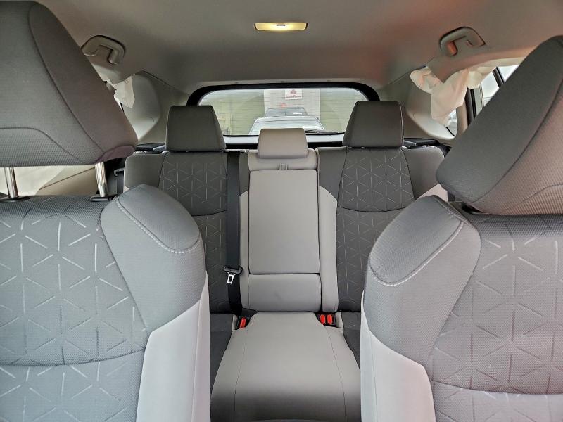 Фото 10 - TOYOTA RAV4