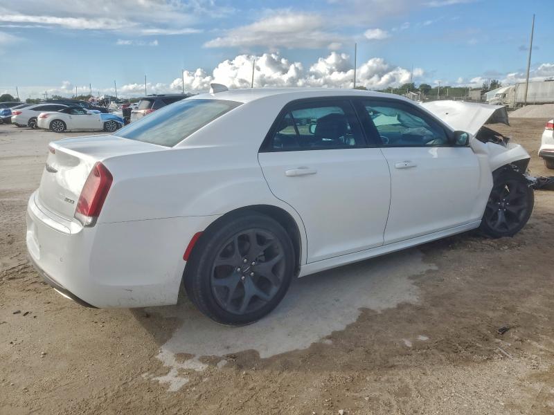 Фото 3 - CHRYSLER 300