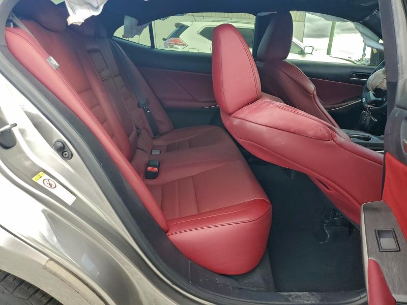 Фото 10 - LEXUS IS