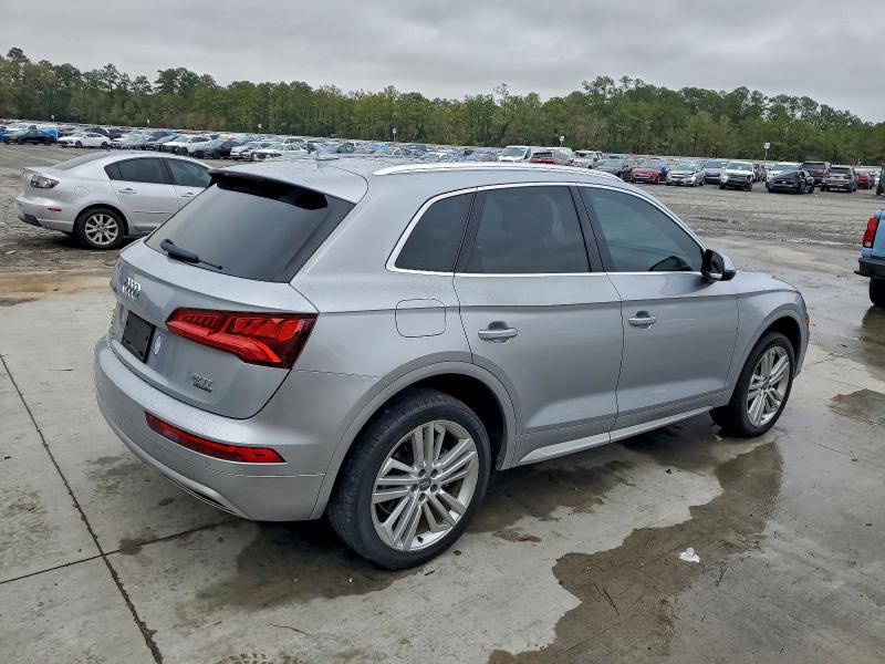 Фото 3 - AUDI Q5