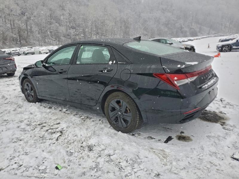 Фото 2 - HYUNDAI ELANTRA