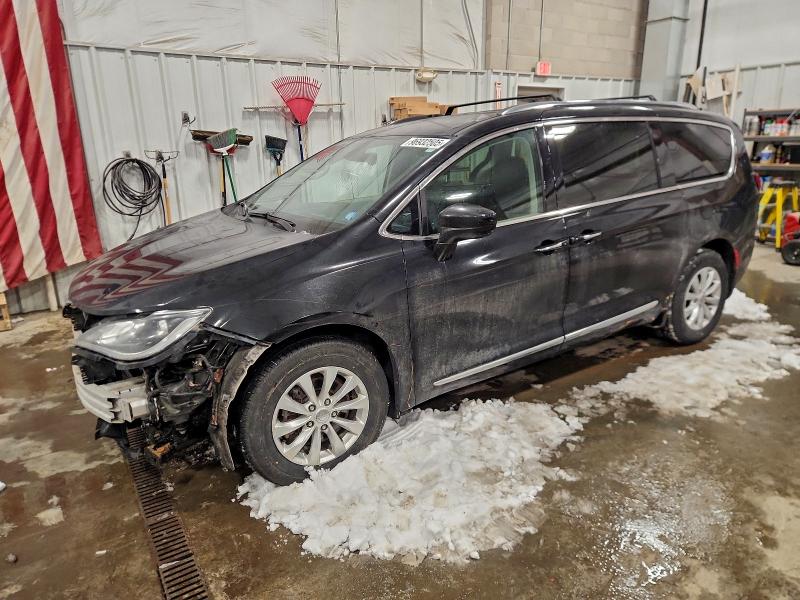 Фото 1 - CHRYSLER PACIFICA