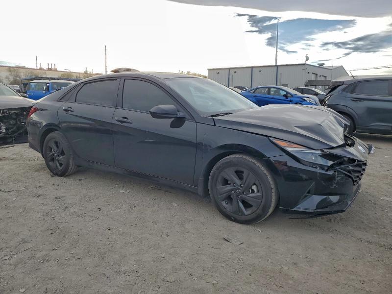 Фото 4 - HYUNDAI ELANTRA