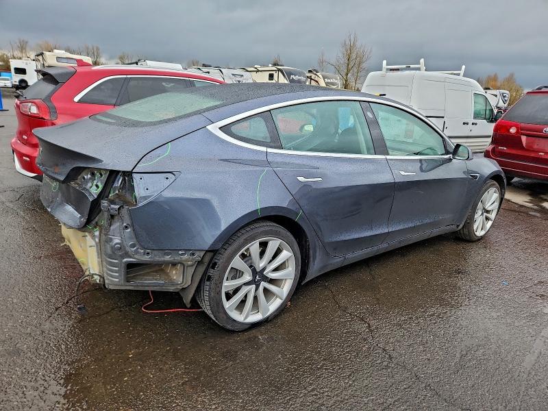 Фото 3 - TESLA MODEL 3