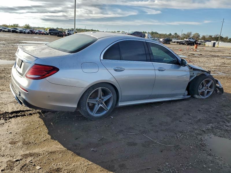 Фото 3 - MERCEDES-BENZ E-CLASS