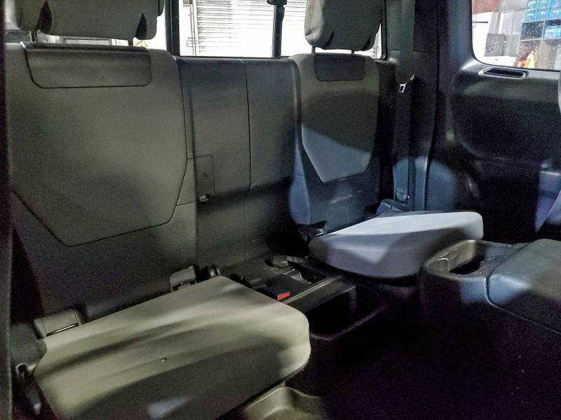 Фото 10 - TOYOTA TACOMA