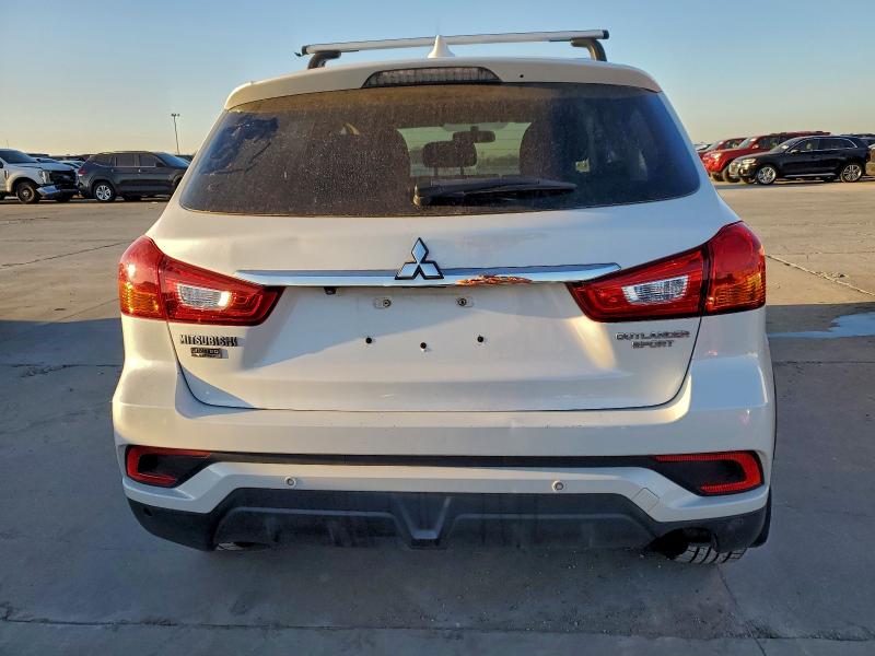 Фото 6 - MITSUBISHI OUTLANDER